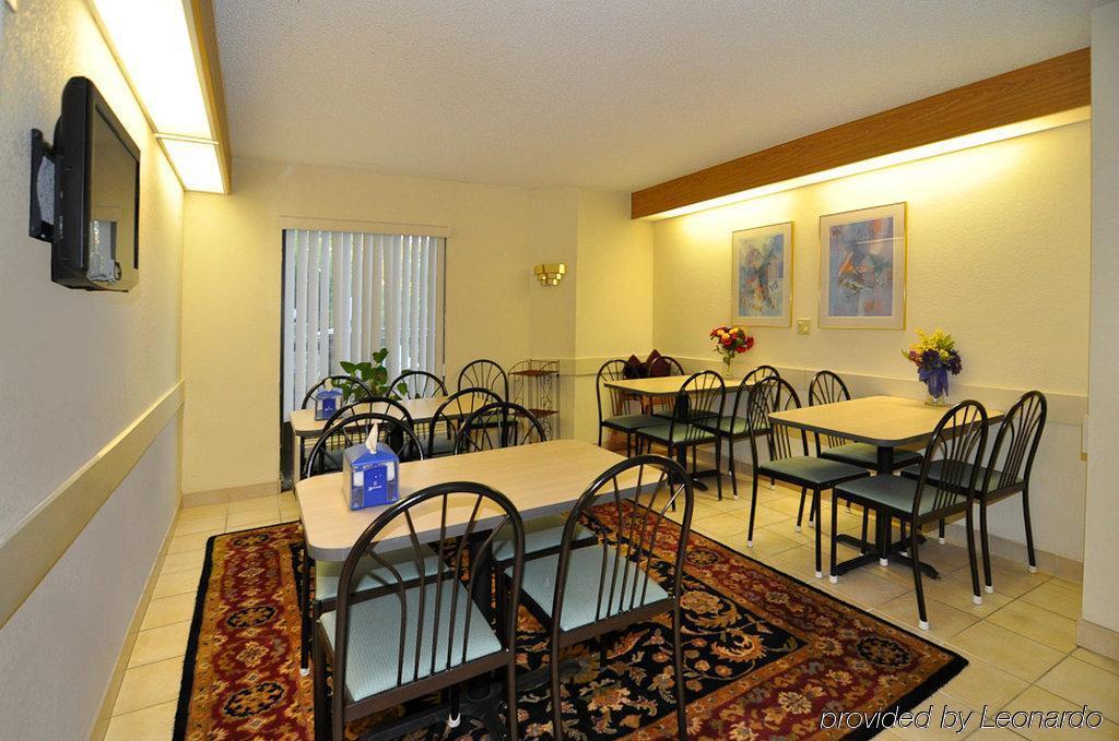 Red Roof Inn Pensacola Fairgrounds Ferry Pass Ristorante foto